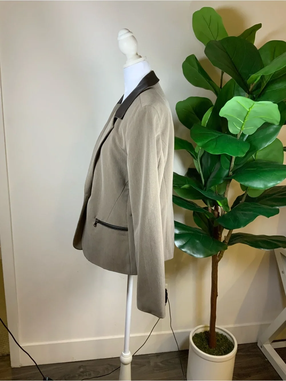 Signature by Larry Levine Taupe Blazer with Dark Contrast Collar